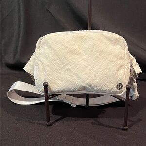 Lululemon Everywhere Belt Bag